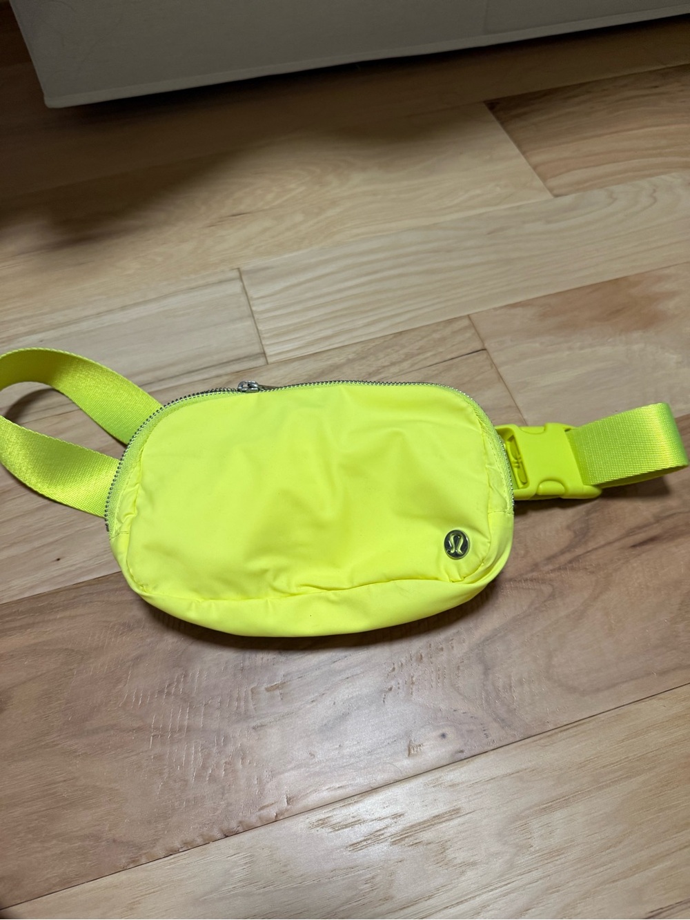 Lululemon athletica crossbody bag neon yellow EUC